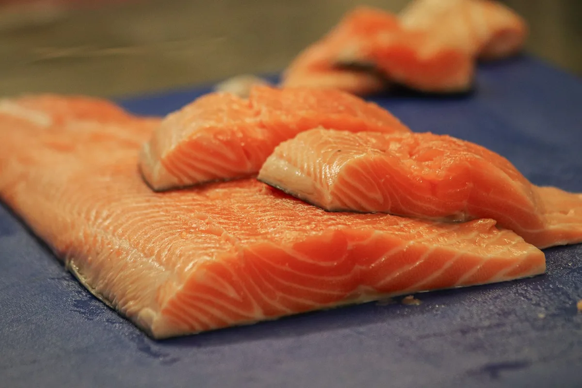 salmon fillet thickness
